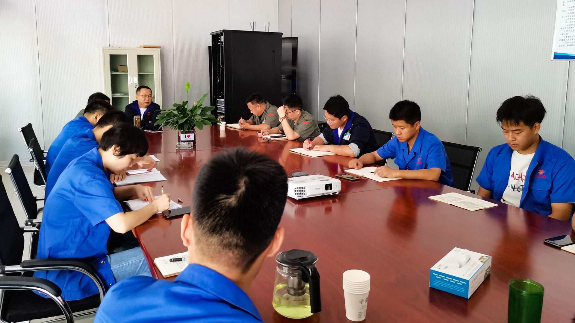 忠誠企業(yè)、愛崗敬業(yè)第二階段會議-(3).jpg