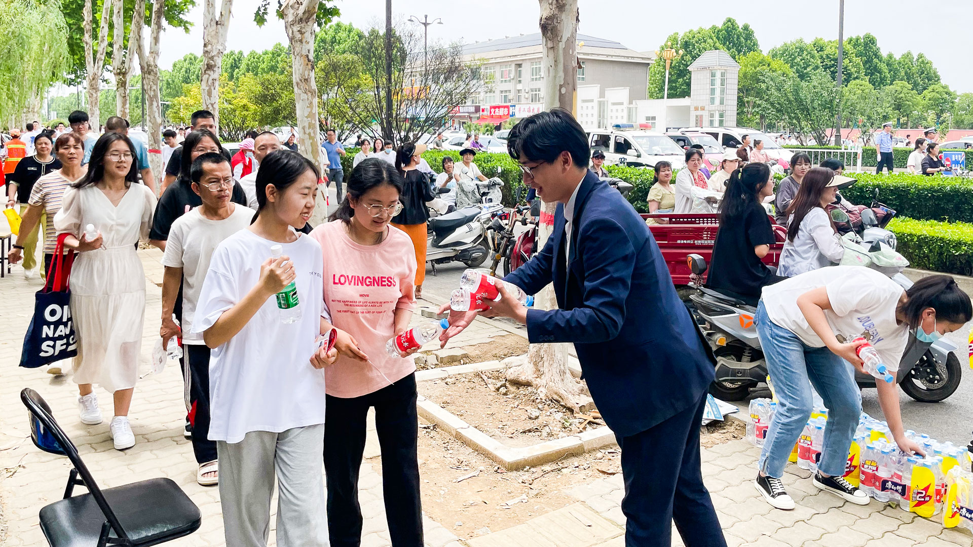 1686298247620937.jpg 高考助力圖三.jpg