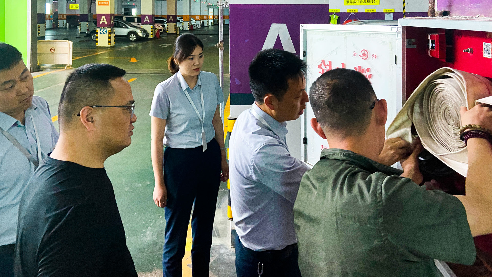 1686900165680599.jpg 百貨公司:宇龍廣場(chǎng)多部門聯(lián)合開展安全檢查圖一.jpg